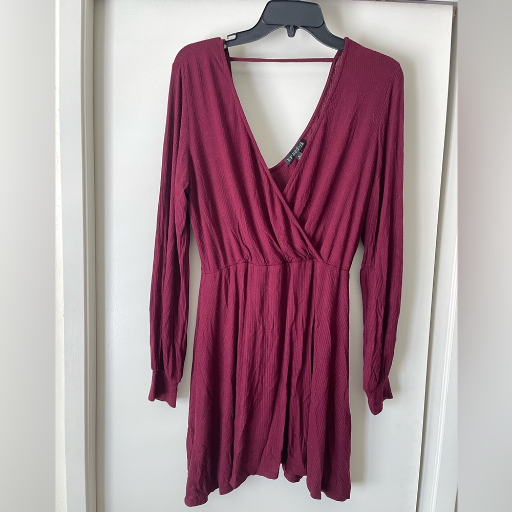 Elegant Burgundy Long Sleeve Dress